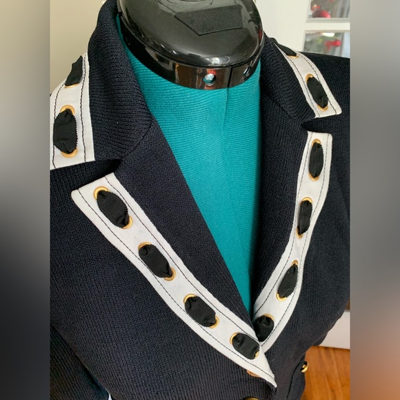 ST. JOHN COLLECTION Santana Knit Navy Blazer Sz 10 with matching skirt - Picture 3 of 15